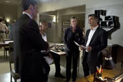 Versuchen alles, um einen Fall um ermordete Prostituierte aufzudecken: Morgan (Shemar Moore, 2.v.l.), Hotch (Thomas Gibson, l.), JJ (AJ Cook, 2.v.r) und Cruz (Esai Morales, r.) Versuchen alles, um einen Fall um ermordete Prostituierte aufzudecken: Morgan (Shemar Moore, 2.v.l.), Hotch (Thomas Gibson, l.), JJ (AJ Cook, 2.v.r) und Cruz (Esai Morales, r.)