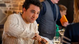 Alain (David Vormweg) ist charmant und aufmerksam.
