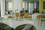 Ellie Stocker (Julia Jentsch)