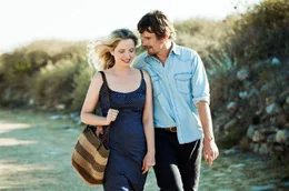 Celine (Julie Delpy, l.) und Jesse (Ethan Hawke, r.).