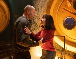 Jonas Taylor (Jason Statham), Meiying (Shuya Sophia Cai).