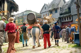 G&eacute;rard Depardieu (Obelix), Edouard Baer (Asterix).