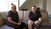 Leann (re.) besucht ihre Mutter Jannie und hat ein schweres Thema im Gep&auml;ck. Die 21-J&auml;hrige hat vor drei Jahren eine Entscheidung getroffen, die sie jetzt bitter bereut.