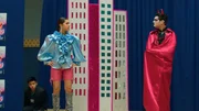 Zoe Sawadi (Helena Yousefi, l.) trifft als Faust auf Mephisto (Diyar Ilhan, r.). Zwischen Pop-Ästhetik und Theaterklassik entsteht ein ungewöhnliches Schulmusical. Zoe Sawadi (Helena Yousefi, l.) trifft als Faust auf Mephisto (Diyar Ilhan, r.). Zwischen Pop-Ästhetik und Theaterklassik entsteht ein ungewöhnliches Schulmusical.