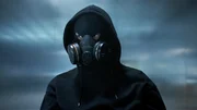 Lux (Théo Fernandez) gibt sich als eine andere Person aus. Lux (Théo Fernandez) gibt sich als eine andere Person aus.
