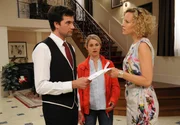 ARD STURM DER LIEBE FOLGE 1651, am Freitag (16.11.12) um 15:10 Uhr im ERSTEN. Marlene (Lucy Scherer, M.) wird durch Konstantin (Moritz Tittel, l.) klar, dass Natascha (Melanie Wiegmann, r.) ihr Schmuckgeschäft sabotieren wollte. ARD STURM DER LIEBE FOLGE 1651, am Freitag (16.11.12) um 15:10 Uhr im ERSTEN. Marlene (Lucy Scherer, M.) wird durch Konstantin (Moritz Tittel, l.) klar, dass Natascha (Melanie Wiegmann, r.) ihr Schmuckgeschäft sabotieren wollte.