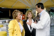 Ein Schloss am W&ouml;rthersee, Wirbel im Park's. Im Bild (v.li.): Monika Dahlberg (Gisela), Julia Kent (Krista), Helmut Fischer (Leo Laxeneder).