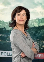 Julia Cencig (Nina Pokorny). Julia Cencig (Nina Pokorny).