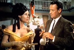 Liz Pickering (Janice Rule) und Alvarez Kelly (William Holden)