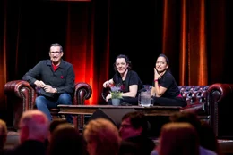 v.li.: Viktor Gernot, Gudrun Nikodem-Eichenhardt, Caroline Athanasiadis.