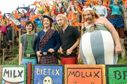 Vincent Lacoste (Grautvornix), Guillaume Gallien (Teefax), Edouard Baer (Asterix), G&eacute;rard Depardieu (Obelix).