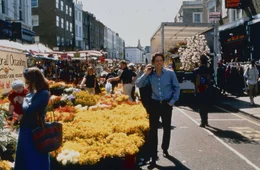Als der vertr&auml;umte Buchh&auml;ndler William Thacker (Hugh Grant) auf einem Marktplatz mit der ber&uuml;hmten Filmschauspielerin Anna Scott zusammenprallt, &uuml;bersch&uuml;ttet er diese mit Orangensaft. Schuldbewusst bietet er der erbosten Aktrice an, sich in seiner nahegelegenen Wohnung umzuziehen ...