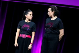 v.li.: Caroline Athanasiadis und Gudrun Nikodem-Eichenhardt.