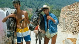 George Michael und Andrew Ridgeley (Wham!) drehen hier 1983 das Video zu ihrem Hit &bdquo;Club Tropicana&ldquo;.