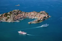 Blick auf Portoferraio auf der Insel Elba.