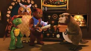 Franklin und B&auml;r wollen eine Loopingbahn f&uuml;r ihren Flitzer bauen.