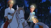 (v.l.:) Angelo, Anna und Nico abends auf der Suche nach dem &ldquo;Bleichen Pferd&rdquo;.