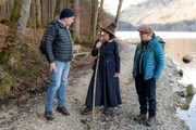 Von links: Sebastian Bezzel, die Fremdenführerin Erih Gößler und Simon Schwarz. Von links: Sebastian Bezzel, die Fremdenführerin Erih Gößler und Simon Schwarz.