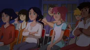 (v.l.) Lena, ihre Mutter, Anna und Angelo sehen sich das Schultheaterst&uuml;ck mit Nico an.