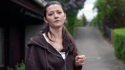 Zusammen mit einer Schuldnerberatung hat Celina (31) die Rechnungen jetzt im Griff - und auch wieder Arbeit gefunden. "Es fühlt sich auf jeden Fall viel besser an, dass das jetzt alles im Gang ist." Zusammen mit einer Schuldnerberatung hat Celina (31) die Rechnungen jetzt im Griff - und auch wieder Arbeit gefunden. "Es fühlt sich auf jeden Fall viel besser an, dass das jetzt alles im Gang ist."