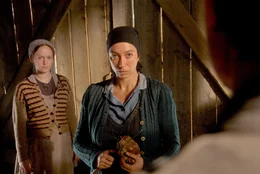 Franziska Singer (Poldi), Ursula Strauss (Traudl).