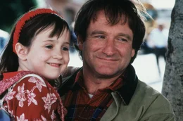 Mara Wilson (Natalie Hillard), Robin Williams (Daniel Hillard / Mrs. Doubtfire).