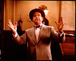 Walter Burns (Walter Matthau), der Herausgeber einer erfolgreichen Boulevardzeitung, hat Angst, dass sein Spitzenreporter die Firma verl&auml;sst ...