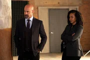 Det. Elliot Stabler (Christopher Meloni) und Sgt. Ayanna Bell (Danielle Moné Truitt) Det. Elliot Stabler (Christopher Meloni) und Sgt. Ayanna Bell (Danielle Moné Truitt)