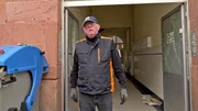 Weil sein Kumpel Michael für sechs Wochen in Mannheim ausfällt, übernimmt Lothar (Foto) einige der Aufgaben des selbstständigen Hausmeisters.; Weil sein Kumpel Michael für sechs Wochen in Mannheim ausfällt, übernimmt Lothar (Foto) einige der Aufgaben des selbstständigen Hausmeisters. Weil sein Kumpel Michael für sechs Wochen in Mannheim ausfällt, übernimmt Lothar (Foto) einige der Aufgaben des selbstständigen Hausmeisters.; Weil sein Kumpel Michael für sechs Wochen in Mannheim ausfällt, übernimmt Lothar (Foto) einige der Aufgaben des selbstständigen Hausmeisters.