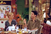 Phoebe Buffay (Lisa Kudrow, l.); Ross Geller (David Schwimmer, r.)