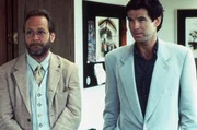 Martin Mull (Justin Gregory), Pierce Brosnan (Stu).