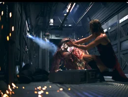 Alice (Milla Jovovich)