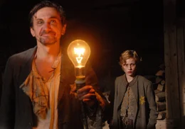 P&eacute;ter V&eacute;gh (Lou Gandolf), Orsolya T&oacute;th (Zsuzsa Breuer).