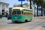 Stra&szlig;enszene in San Francisco: Die Stadt wird Mitte der 60er zum Ursprungsort der Hippie-Bewegung.