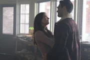 Lois Lane (Bitsie Tulloch, l.); Clark Kent (Tyler Hoechlin, r.)
