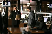 Die FBI-Abteilung von Jack Malone (Anthony LaPaglia, li.) bekommt einen neuen Boss, Agent Clark Medina (Steven Weber, re.), der die Aufklärung der Kindesentführung verlangt. Die FBI-Abteilung von Jack Malone (Anthony LaPaglia, li.) bekommt einen neuen Boss, Agent Clark Medina (Steven Weber, re.), der die Aufklärung der Kindesentführung verlangt.