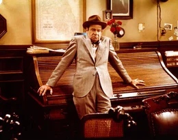 Seinen besten Mitarbeiter will Walter Burns (Walter Matthau) auf keinen Fall hergeben. Wird es ihm gelingen, ihn zum Bleiben zu &uuml;berreden?; Seinen besten Mitarbeiter will Walter Burns (Walter Matthau) auf keinen Fall hergeben. Wird es ihm gelingen, ihn zum Bleiben zu &uuml;berreden?