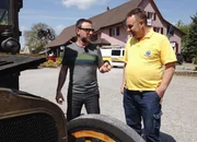 SRF bi de L&uuml;t Wunderland - Seer&uuml;cken TG Staffel 7, Episode 1 Nik Hartmann und Thomas Kugler: Thomas Kugler ist Fahrzeugexperte vom Saurer Museum und zeigt Nik wie man den Caminhao, ein alter Lastwagen, f&auml;hrt.