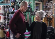 Coach Dale Ballard (Craig T. Nelson, l.); Meemaw (Annie Potts, r.) Coach Dale Ballard (Craig T. Nelson, l.); Meemaw (Annie Potts, r.)