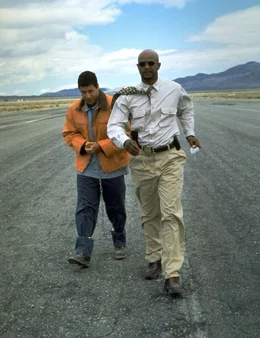 Durch eine eigenwillige Wendung des Schicksals befinden sich Archie (Adam Sandler, l.) und Keats (Damon Wayans, r.) pl&ouml;tzlich auf der Flucht - zu allem &Uuml;berfluss auch noch gemeinsam ...