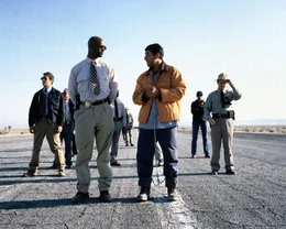 Im Austausch f&uuml;r seine Zeugenaussage gegen den Drogenbaron Colton wird Archie (Adam Sandler) freigelassen. Nun soll er von Arizona nach L.A. transportiert werden - und zwar von seinem Erzfreind Carter (Damon Wayans) ...
