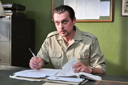 Hary Prinz (Mr. Fletcher).