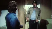 Pilot 2 Mark (Victor French) stellt Jonathan (Michael Landon) zur Rede.