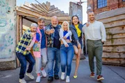 v. li.: Marcel Maurice Neue als Krätze, Alexander Freund als Schmidti, Lutz Schweigel als Joe, Katrin Hamann als Peggy, Liza Waschke als Milla, Filip Nikolic als Mike v. li.: Marcel Maurice Neue als Krätze, Alexander Freund als Schmidti, Lutz Schweigel als Joe, Katrin Hamann als Peggy, Liza Waschke als Milla, Filip Nikolic als Mike