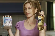 Während Mike misstrauisch wird, da Susan und Carlos (Ricardo Antonio Chavira) ungewöhnlich viel Zeit miteinander verbringen, bekommt Lynette (Felicity Huffman) überraschenden Besuch ... Während Mike misstrauisch wird, da Susan und Carlos (Ricardo Antonio Chavira) ungewöhnlich viel Zeit miteinander verbringen, bekommt Lynette (Felicity Huffman) überraschenden Besuch ...