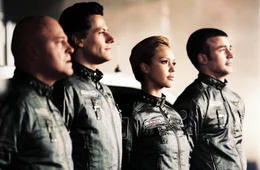 Bei einem Experiment l&auml;uft nicht alles so, wie geplant. Ein Astronautenquartett (v.l.n.r.: Michael Chiklis, Ioan Gruffudd, Jessica Alba, Chris Evans) ger&auml;t in eine kosmische Strahlung, die sie mit &uuml;bermenschlichen Kr&auml;ften ausstattet ...