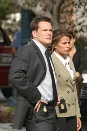Versuchen einen neuen Fall aufzul&ouml;sen: Colby (Dylan Bruno, l.) und Agent Jennifer Malloy (Lisa Vidal, r.) ...
