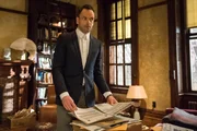 Wird Holmes (Jonny Lee Miller) die Frau noch rechtzeitig finden? Wird Holmes (Jonny Lee Miller) die Frau noch rechtzeitig finden?