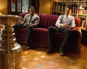 Als Holmes (Jonny Lee Miller, r.) Detective Bell (Jon Michael Hill, l.) seine Meinung über dessen neue Freundin sagt, ist zwischen den beiden Männern nichts mehr wie es einmal war ... Als Holmes (Jonny Lee Miller, r.) Detective Bell (Jon Michael Hill, l.) seine Meinung über dessen neue Freundin sagt, ist zwischen den beiden Männern nichts mehr wie es einmal war ...