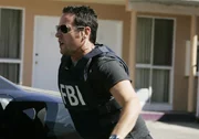 Arbeitet an einem merkwürdigen Fall: Don (Rob Morrow) ... Arbeitet an einem merkwürdigen Fall: Don (Rob Morrow) ...